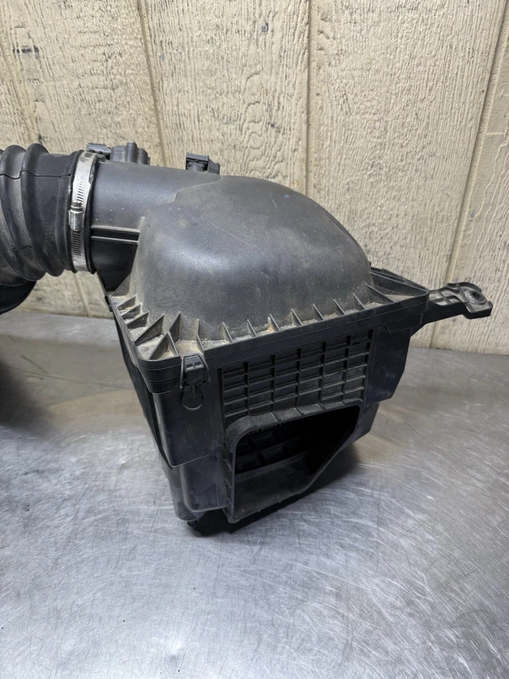 Dodge RAM 3500 2007-2008 6,7 L diésel Cummins caja de admisión de aire de fábrica OEM Foto 2 de 4