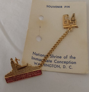VINTAGE PINBACK / LAPEL PIN SOUVENIER NAT'L SHRINE OF THE IMMACULATE CONCEPTION