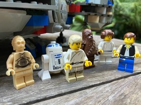 LEGO Star Wars 7190 Millenium Falcon w/mini figures + manual Year 1999