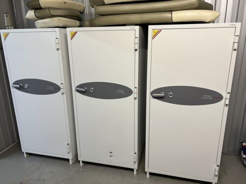 fire safe - Picture 3 of 12
