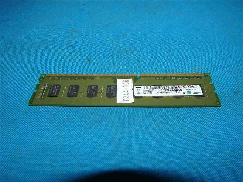 Samsung M378B5673GB0-CH9 2GB 2Rx8 PC3-10600U-09-11-B1 - Image 2 of 4