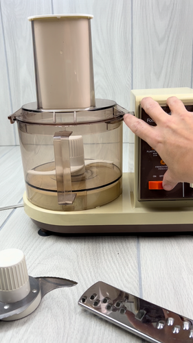 Vintage Sears Counter Craft Food Processor 7 Speed w/ 7 Accessories Blades Disks - Video 1 of 1