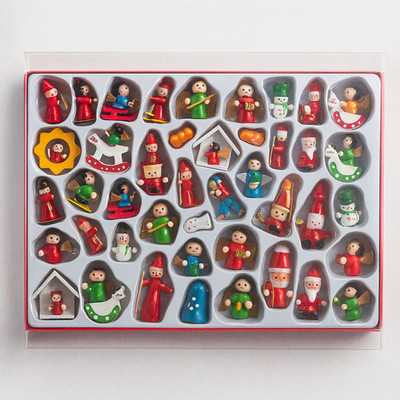 Schachtel mit 48 Christbaumschmuck zum Aufhängen Holz feine Details handbemalt