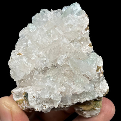 Green Apophyllite w/ Heulandite, Stilbite & White Chalcedony 123g Indian Crystal