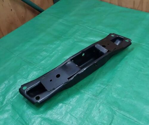 03-07 Infiniti G35 Auto RWD Transmission Crossmember Support Mount VQ35DE OEM - Picture 1 of 5