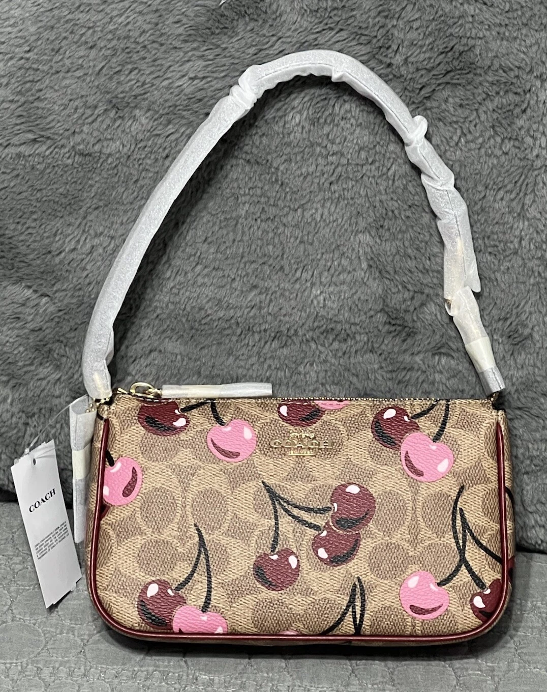 Coach Nolita 19 in tela firmata con stampa ciliegia nuova con etichetta