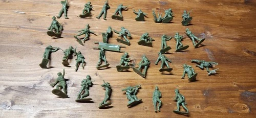 31 Marx GIs US Army figures.