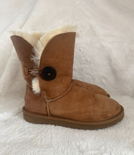 UGG Bailey Button II Women's Chestnut Brown Sheepskin Winter Boots Size: 5