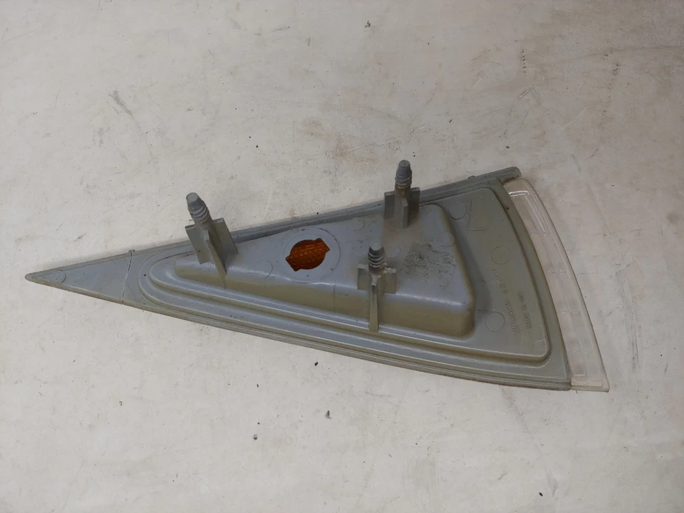 1995-1999 CHEVROLET CAVALIER PASSENGER RIGHT SIDE MARKER PARK LIGHT OEM - Image 4 of 4