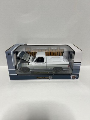 M2 MACHINES 1956 FORD F-100 CRANE CAMS #53 PICK UP TRUCK 1/24 WHITE 40300