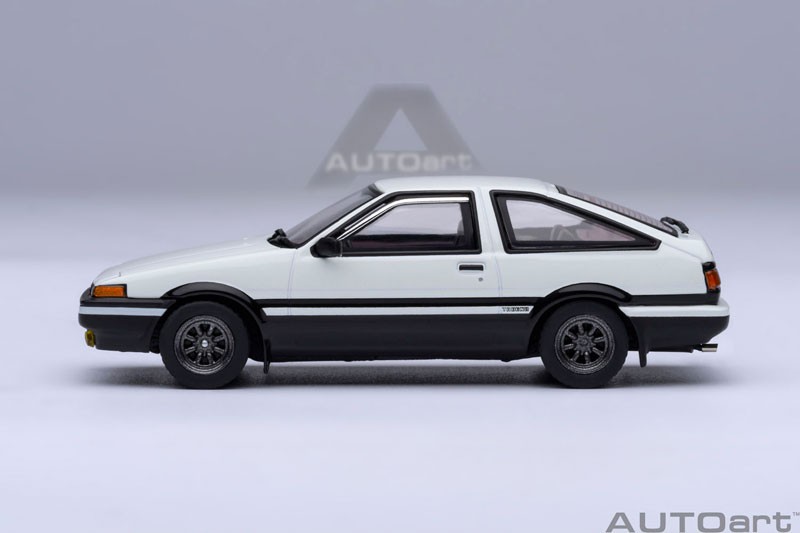 自動車 AUTOart Toyota Sprinter Trueno AE86 AUTOart 1/64 Toyota Sprinter Trueno AE86 Initial D Project D