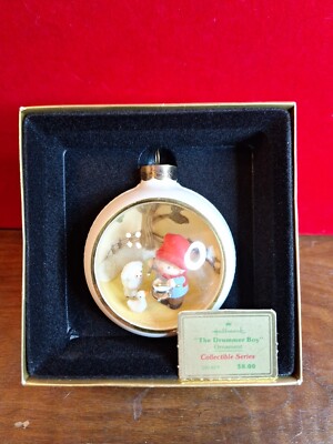 1979 VINTAGE ''THE DRUMMER BOY'' HALLMARK 3D SCENE ORNAMENT w/ BOX & TAG RARE
