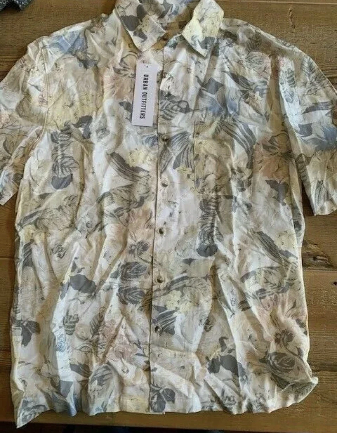 Urban Outfitters Short Sleeve Button Down Shirt Size Small Men’s Floral UO