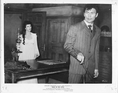 ORIGINAL VINTAGE KINO STILL FOTO FILM MANN AUF DEM DACHBODEN JACK PALANCE