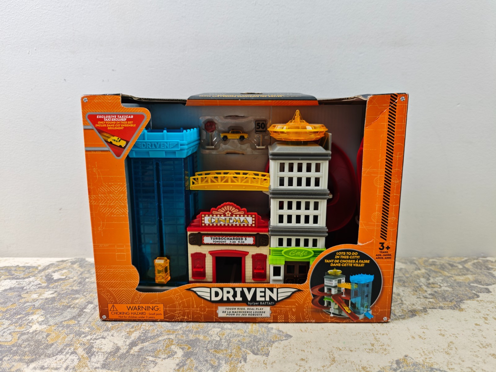 Driven by Battat Big City Cruisin' Pocket Playset Age 3+ 7pc Toy Set with Buildi