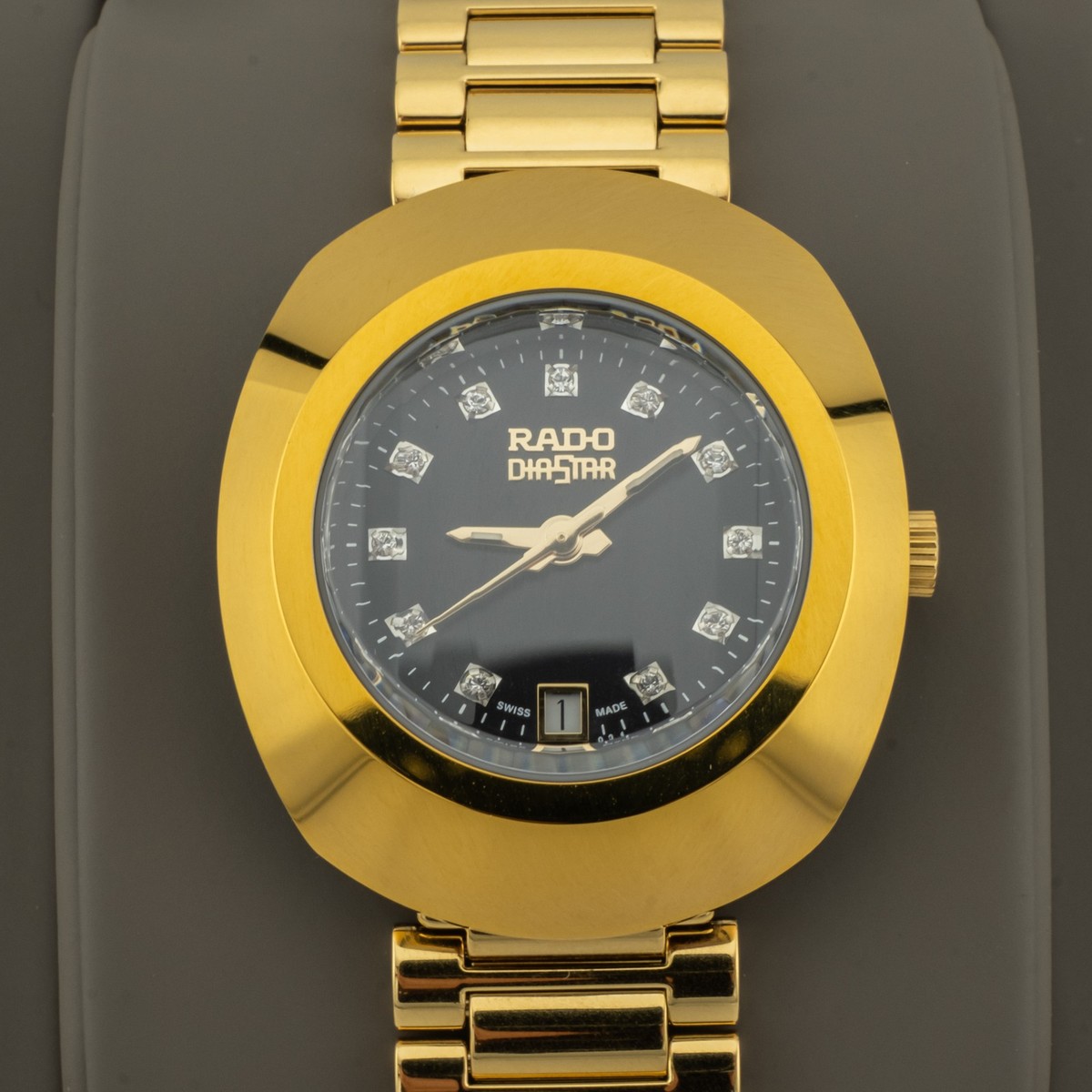 RADO ブラック/ゴールド 腕時計 大人かっこいいブラックカラー含む2モデル【300m防水搭載本格派