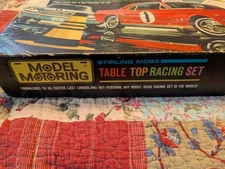 TABLE TOP RACING AURORA SEARS 26 FEET MODEL MOTORING 95048 W/6 CARS + 2 ORIGINAL