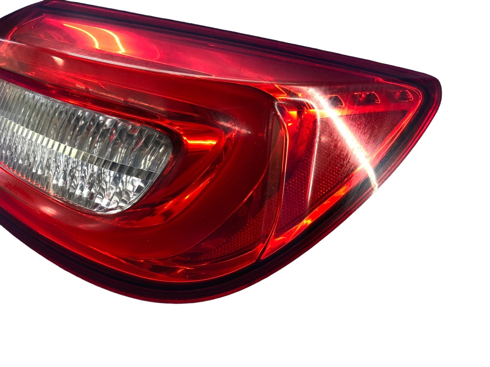 2014-2021 MASERATI QUATTROPORTE REAR RIGHT QUARTER PANEL MOUNTED TAIL LIGHT LAMP