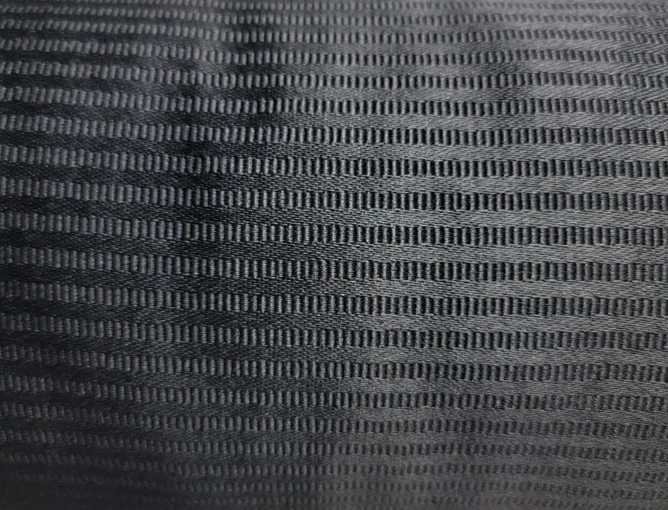 Almohada Tubo Decorativa, Rayas Negras 18" Largo X 6" Ancho Incluye Relleno. Foto 3 de 4