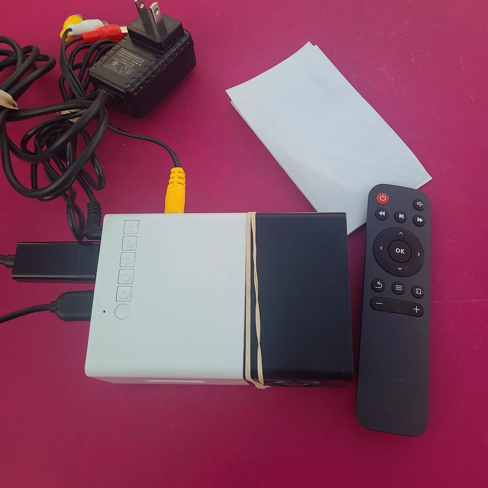 LED unbranded Pocket Projector 960x540 qHD HDMI, USB, & Micro SD Inputs - Image 4 of 4