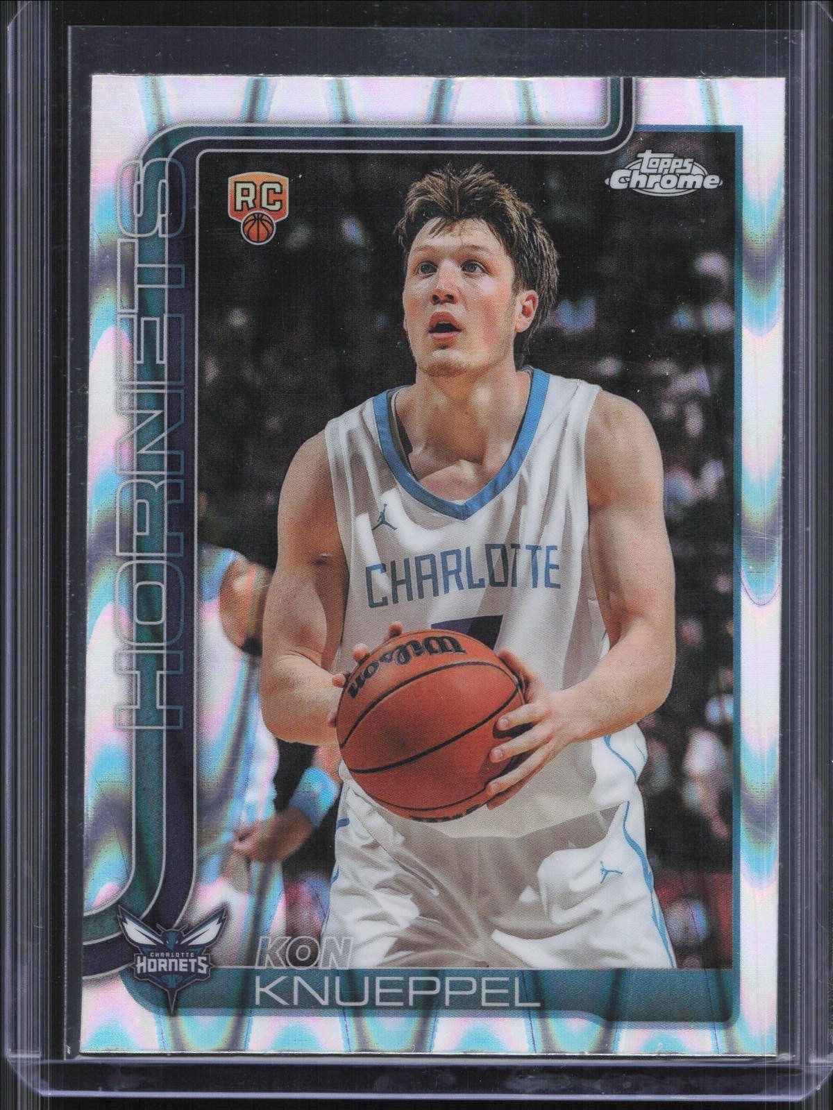 2025-26 Topps Chrome Kon Knueppel #254 Rookie Raywave Refractor Hornets