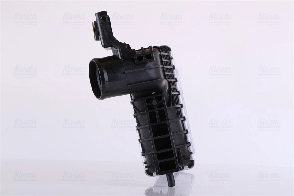 Intercooler de aire de carga Nissens 961556 para SUZUKI SX4 S-CROSS (2014) 1,6 DIS, etc. Foto 3 de 4