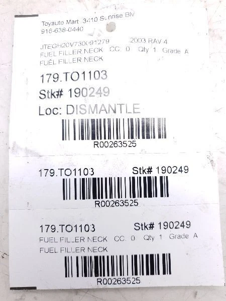 Toyota RAV4 2003 2,0 L tracción delantera con cuello de llenado de combustible Foto 4 de 4