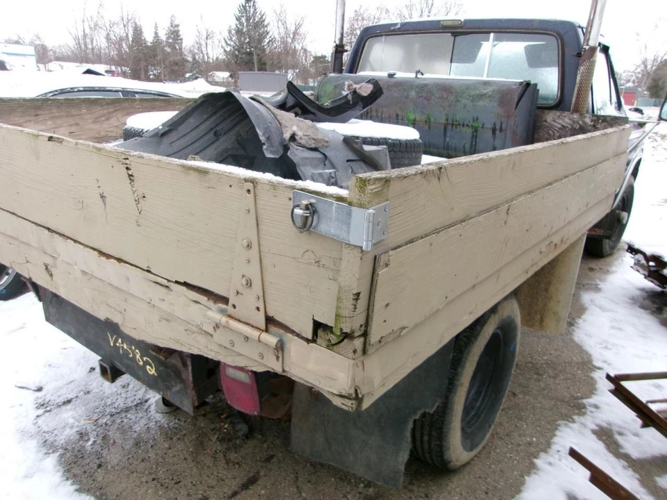 Radiator 8-445 Brass Tanks 31" Wide Fits 83-95 FORD F250 PICKUP 2024290 - Image 4 of 4