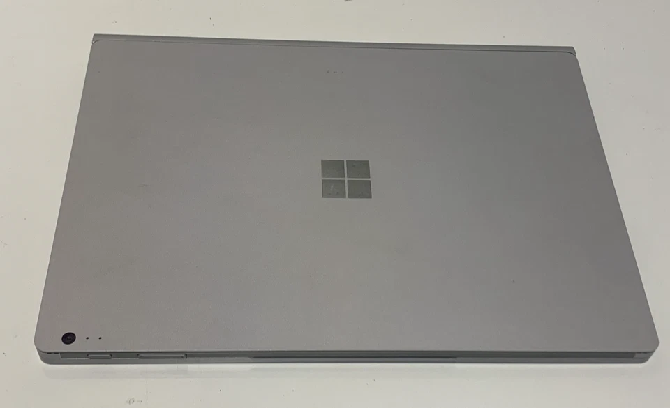 Microsoft Surface Book with Intel Core i7 6th Gen, 8GB 256 SSD, Win 10 Pro - Image 3 of 4