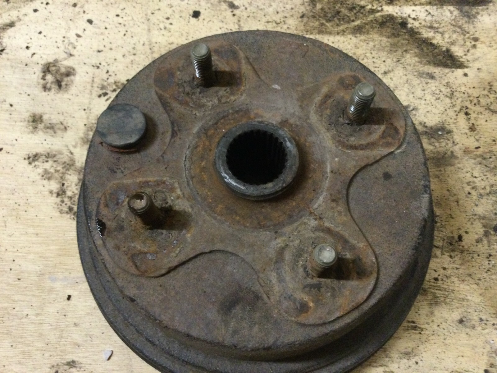 1996 YAMAHA KODIAK YFM400 FRONT RH HUB 3HN251110200 3HN222081000