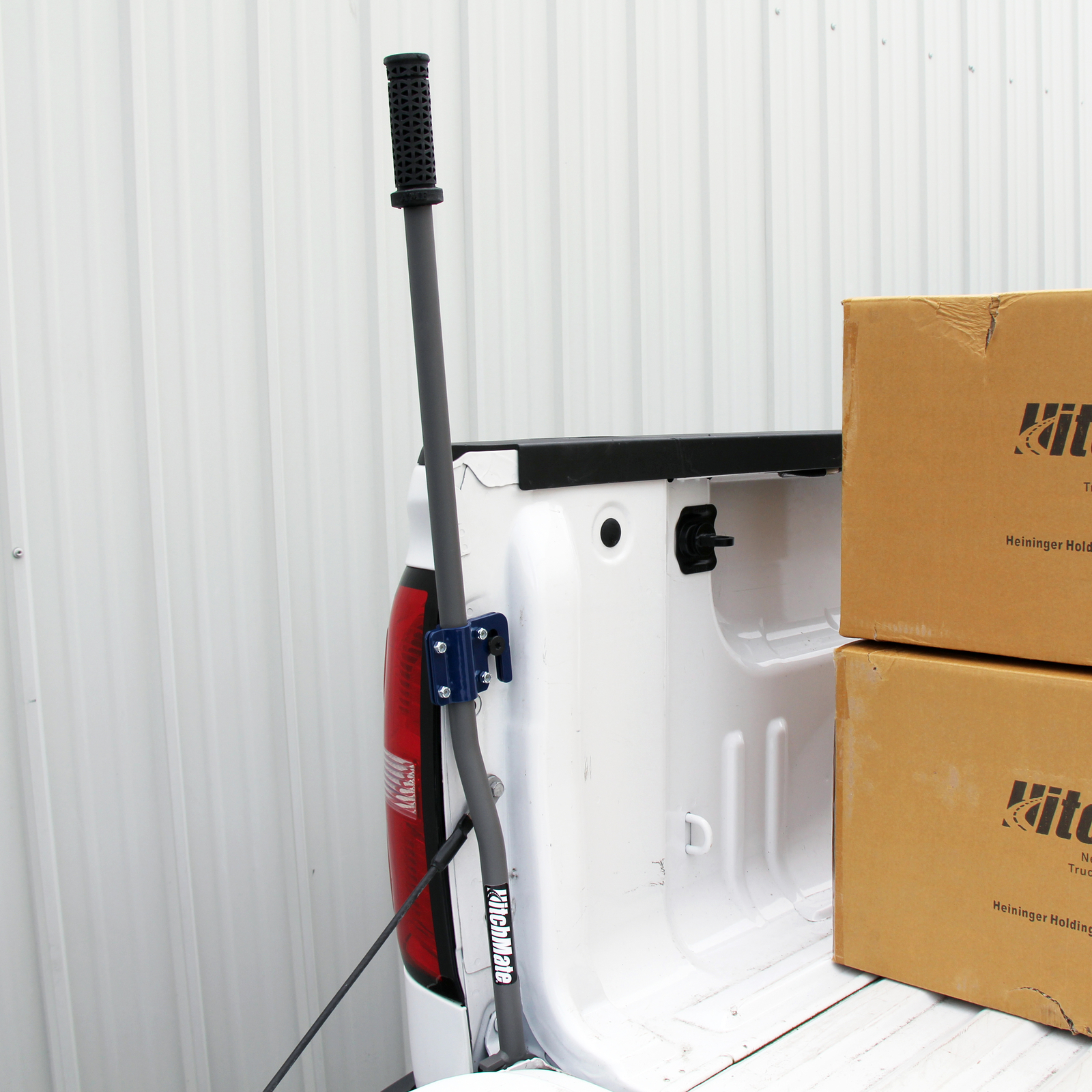 Heininger HitchMate Grab Handle Tailgate Comfortable Step Truck Bed