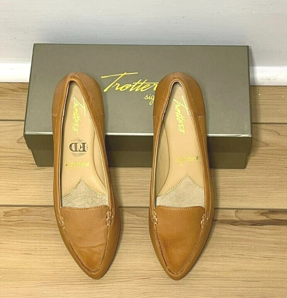 NIB Trotters Signature Women s Ember Caramel Leather Ballet Flats