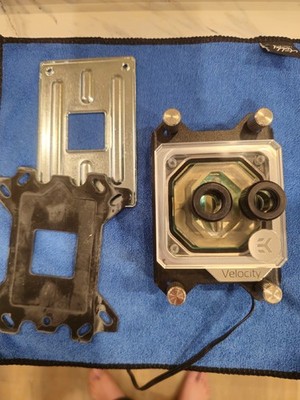EK Water Blocks EK-Velocity RGB AMD CPU Water Block - Nickel Plexi
