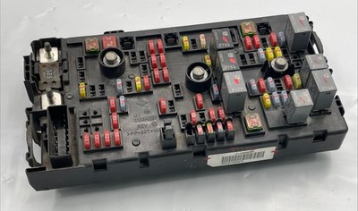 2008-2009 CHEVY GMC EXPRESS SAVANA VAN Engine Fuse Box GAS 25888289 OEM