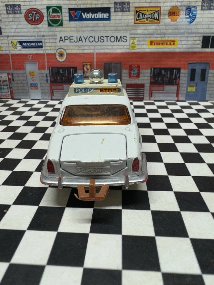 MATCHBOX SUPER KINGS JAGUAR XJ12 K-66 - Image 3 of 4