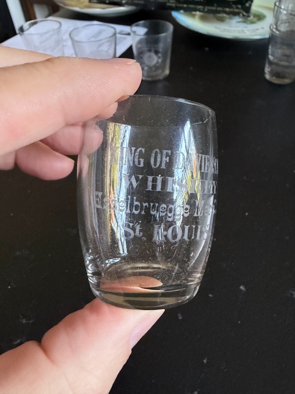 King of Davies Whiskey etched glass ST LOUIS MO Missouri pre pro Esselbruegge