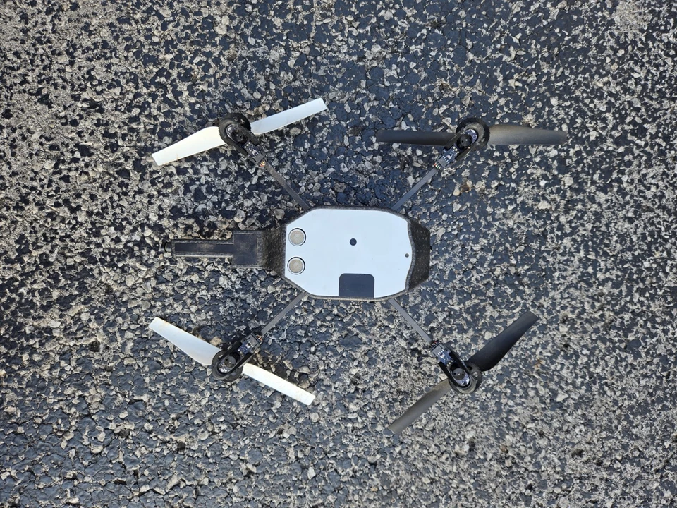 Parrot AR Drone 2.0 Elite Edition. HD Camera. Smart Phone Ctrl. (Read descript) - Image 4 of 4