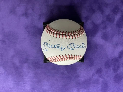 Mickey Mantle Signed Baseball Authenicated By PSA New York Yankees