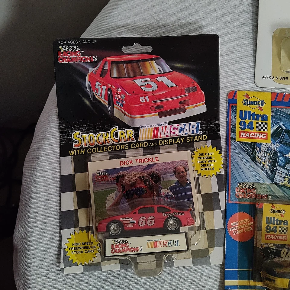 9 克拉 1990 - 92 赛车冠军 NASCAR 1: 64 现货车老式收藏传奇 — 第 4/4 张图片