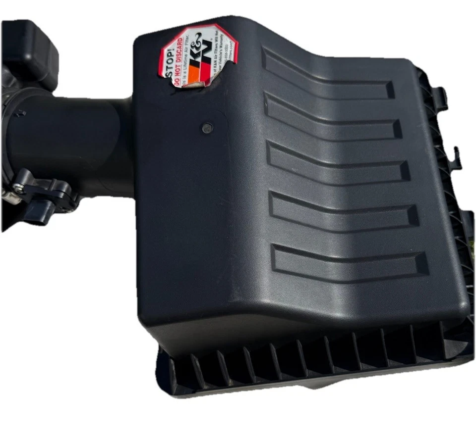 Lincoln Navigator 5.4L Engine & Airbox Cover & Air Intake Tube 2007–2014 OEM - Image 3 of 4