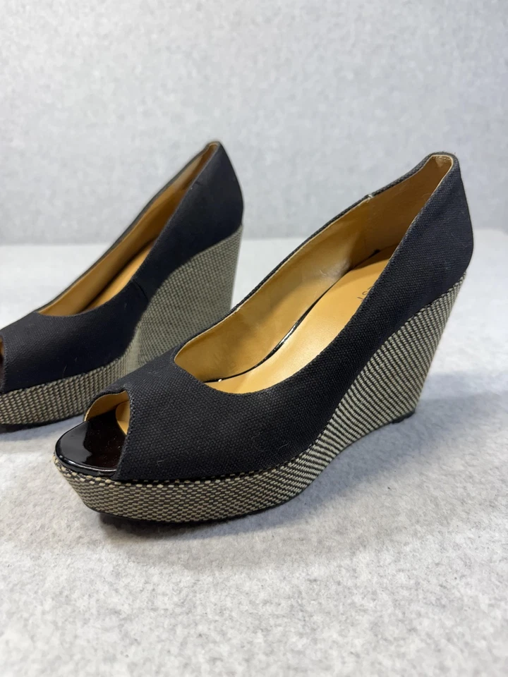 Zapatos Nine West para mujer talla 6,5 negros punta abierta tacones de cuña plataforma zapatos de salón de lona Foto 2 de 4