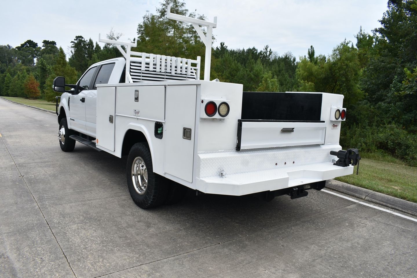 2017 Ford F-350 Super Duty XL thumbnail 5