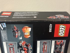 Brand new sealed LEGO TECHNIC Airport Rescue Vehicle (42068) 1094 pcs