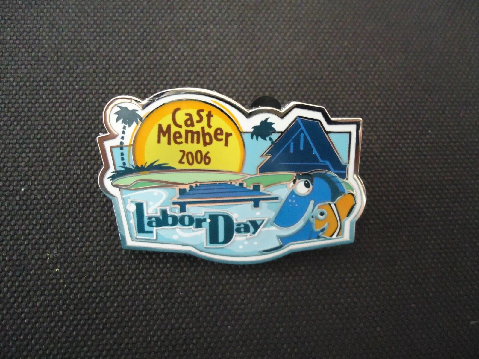DISNEY WDW CAST EXCLUSIVE LABOR DAY 2006 FINDING NEMO MARLIN & DORY PIN LE 1000