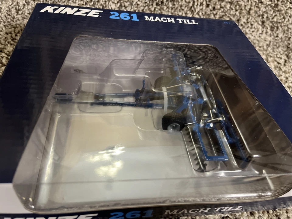 2022 SPECCAST 1:64 KINZE 261 MACH TILL NEW!! GPR1332 - Image 2 of 3