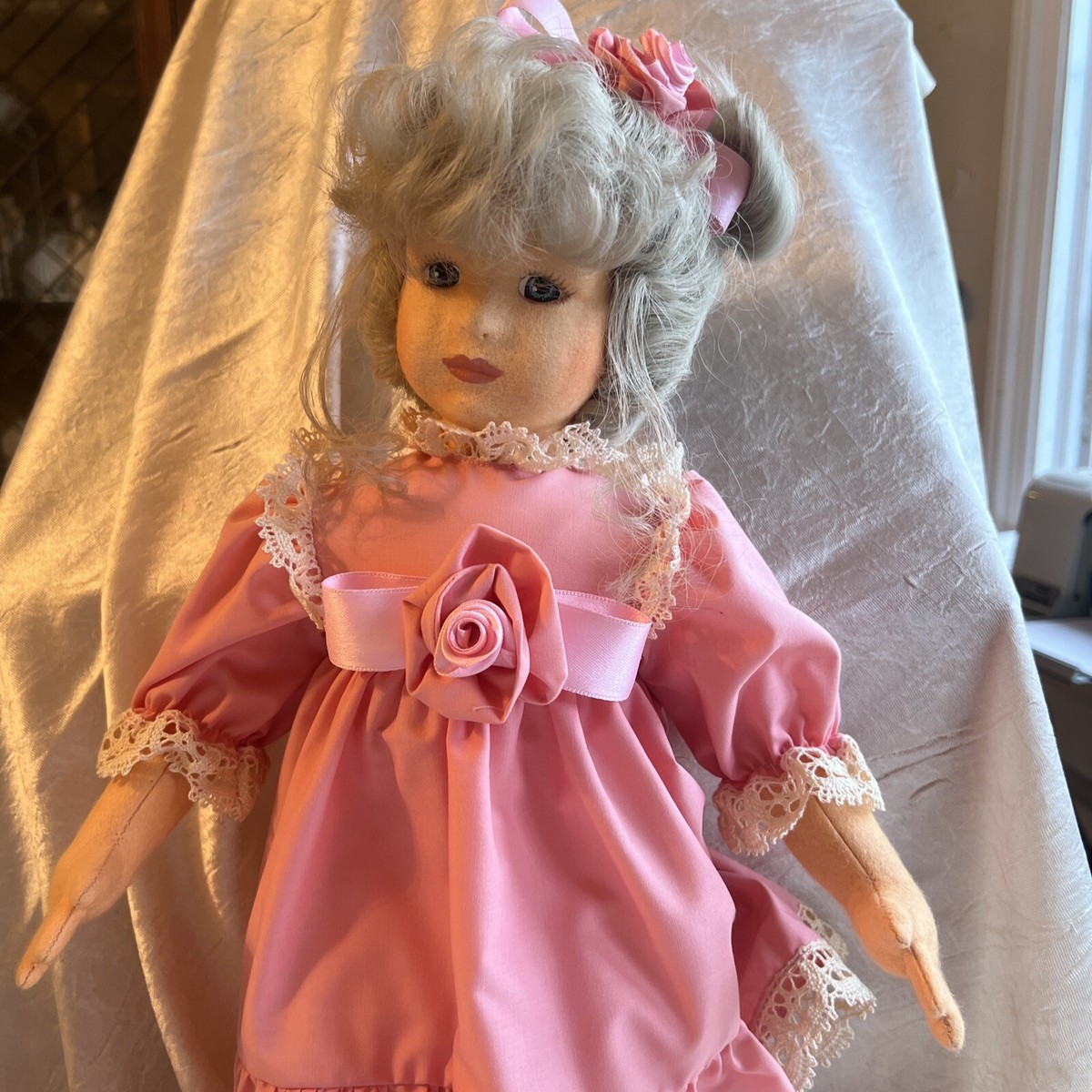 Vintage Lenci Rosa 1993 Nuremberg Fair 19” w/ box COA and tags