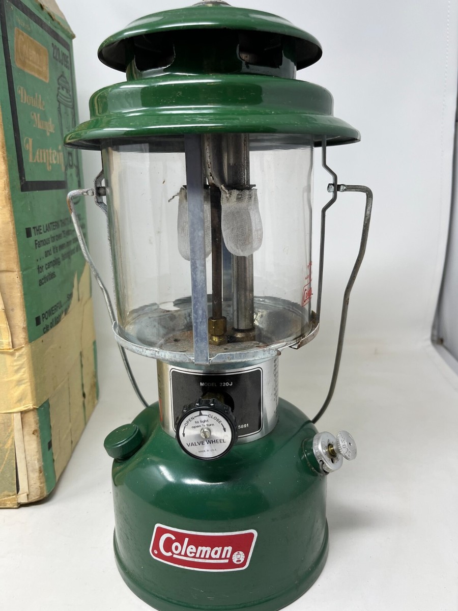 Vintage Coleman Double Mantle Lantern Model 220J195 Green in Box