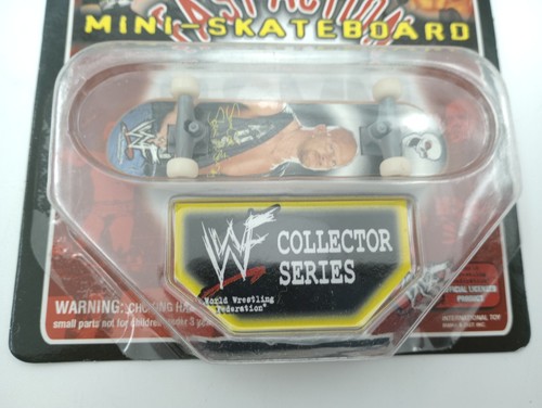 ©1999 WWF Dispositivo Similar Acción Rápida Stone Cold Steve Austin Mini Monopatín - Imagen 3 de 7