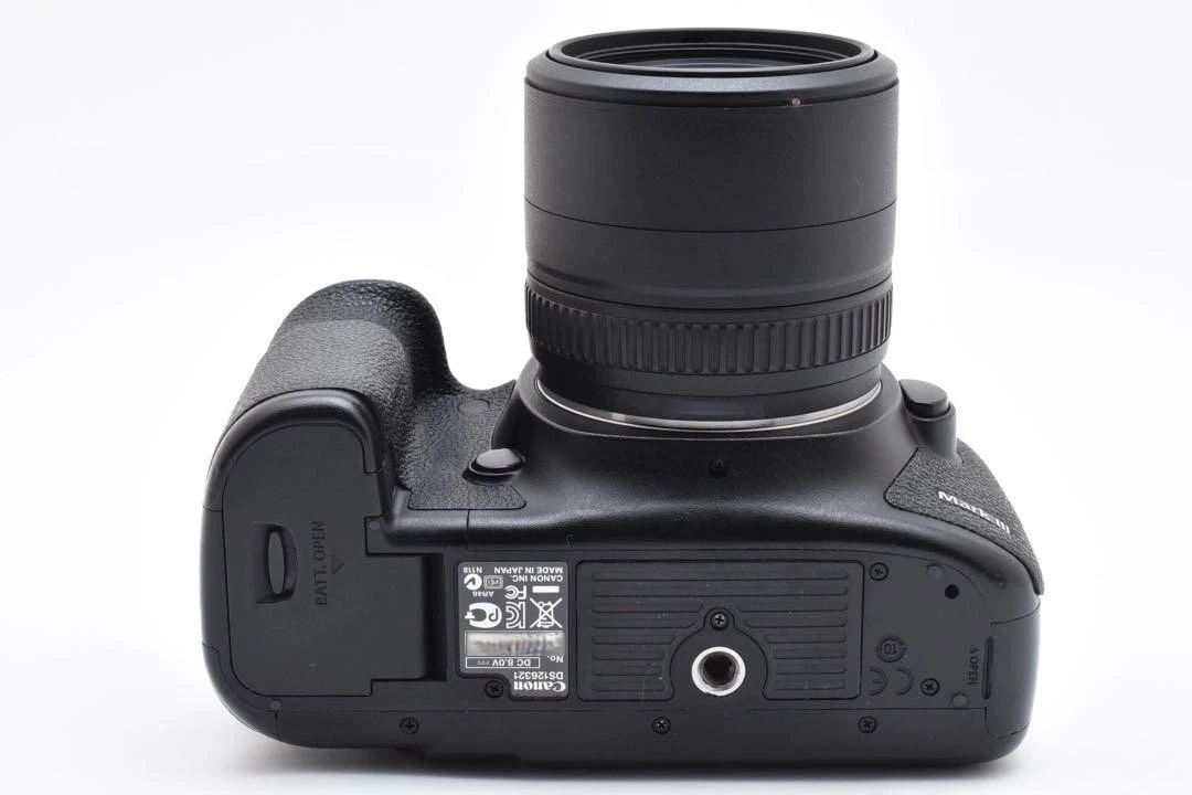 Canon EOS 5D Mark III 22.3MP Digital SLR Camera with EF 35-70mm