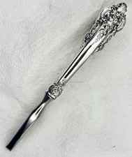 Grande Baroque by Wallace - Gro&szlig;er schwerer Nussknacker mit Griffen aus Sterlingsilber